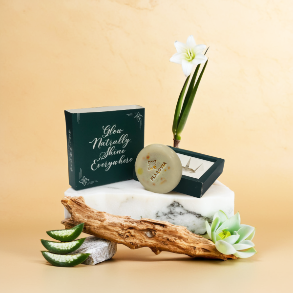 Flarovia Herbal Glow Soap